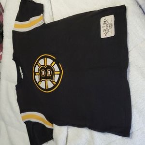 Old Time Hockey Bruins top